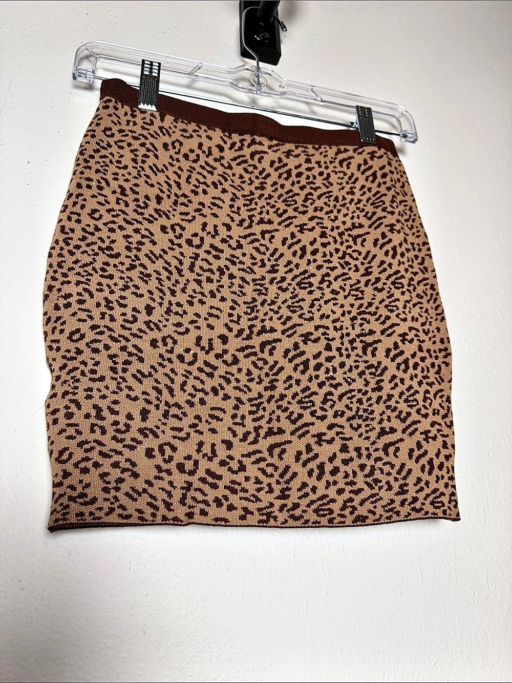 Hera Collection Leopard Print knit Mini Skirt Size Small